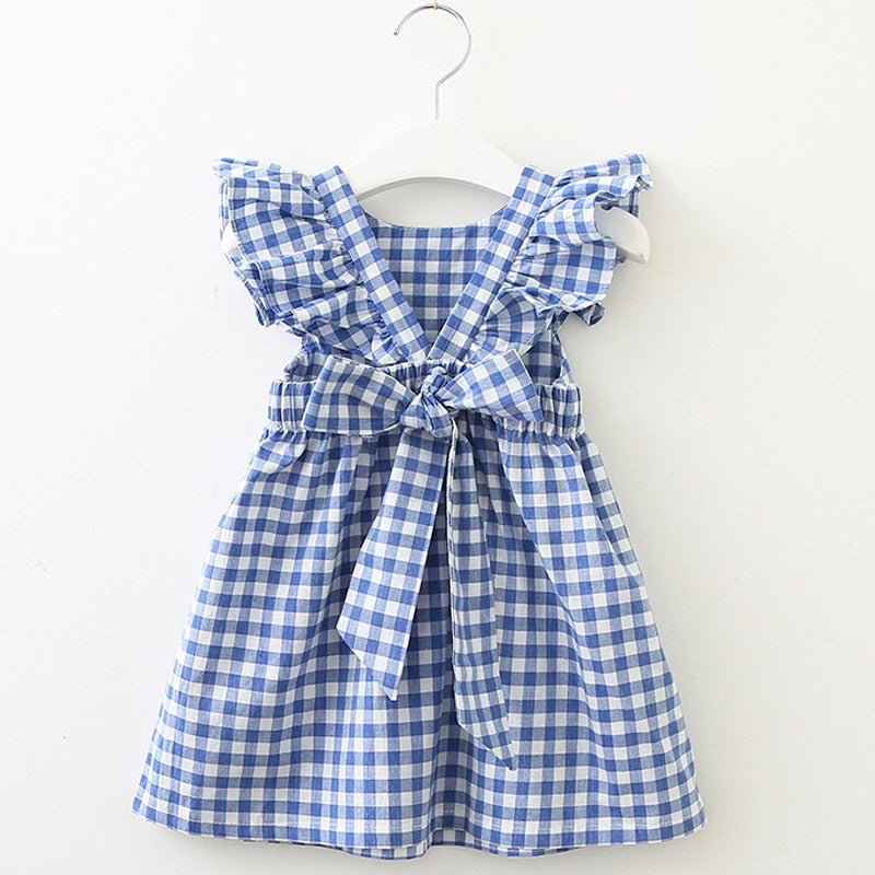 Summer dress for girls with a small flying sleeve
