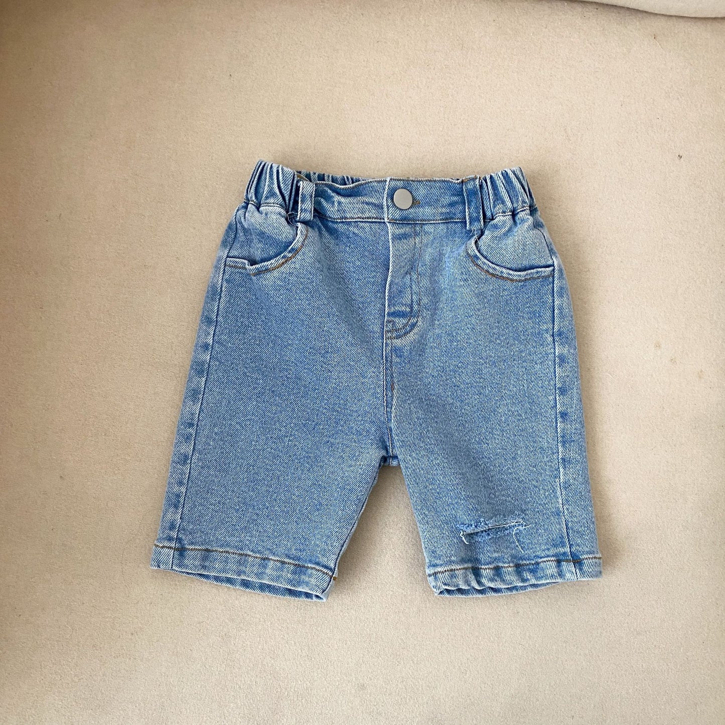 2022 Summer New Ripped Boys Girls Straight Solid Colour Casual Denim Shorts.